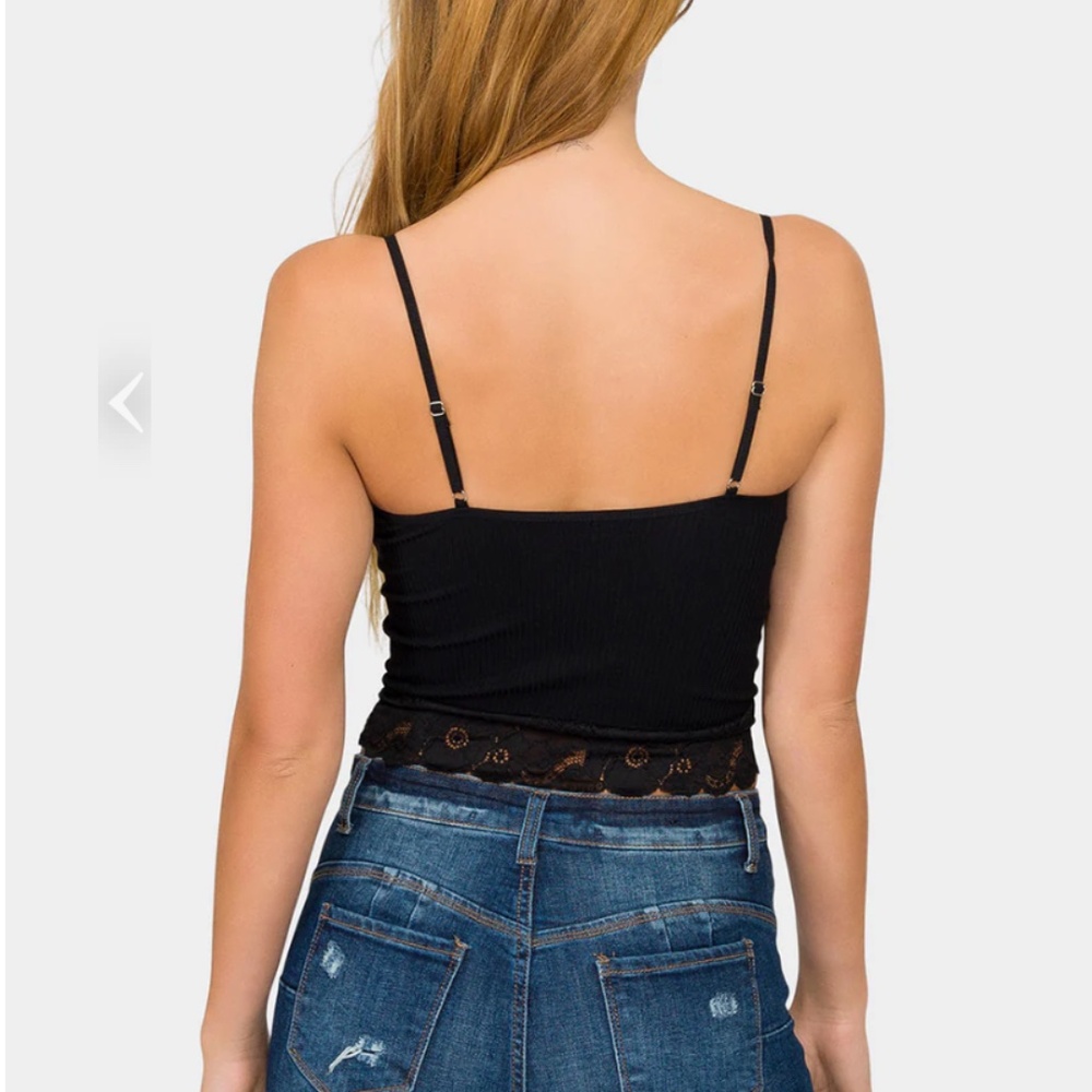 LACE DETAIL SEAMLESS CAMI TOP - Picture 2 of 2